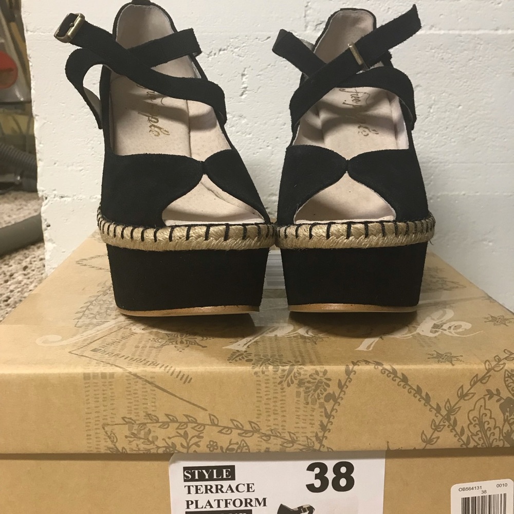 Free People cute terrace platforms